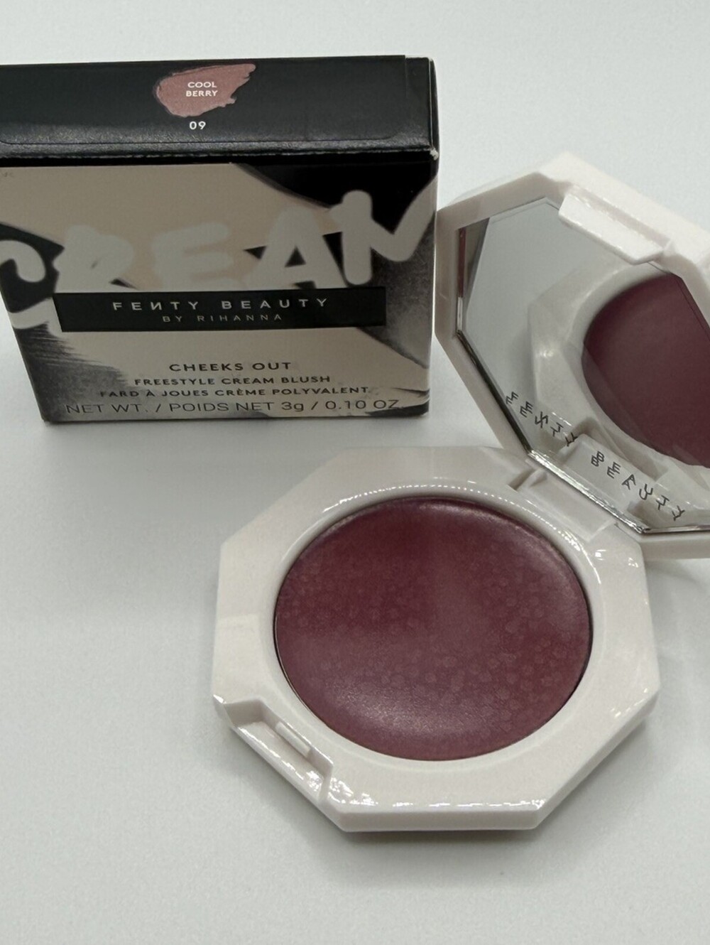 Fenty Beauty Cheeks Out Freestyle Cream Blush Cool Berry Cream 3g / 0.10 oz
